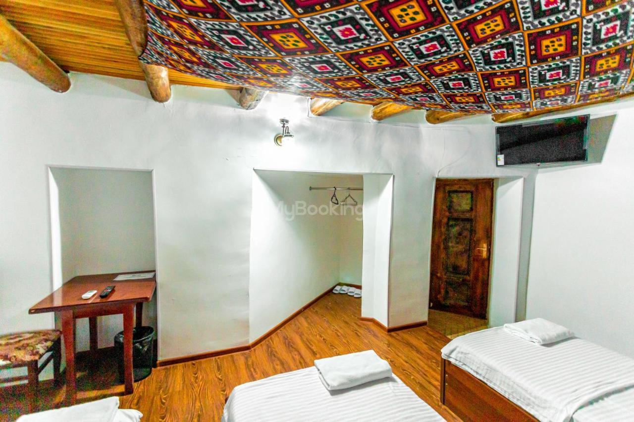 Okhun Madrasah15Th-16Th Century Hotel Bukhara Eksteriør billede